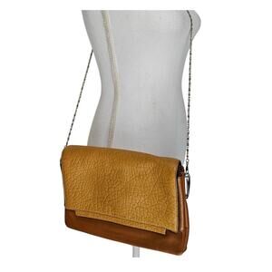 POUR LA VICTOIRE CROSSBODY TAN LEATHER PURSE W/ CHAIN STRAP – EXPANDABLE BASE